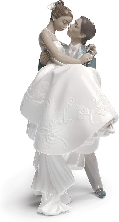 LLADRO The Happiest Day Couple Figurine Type 357. Porcelain Bride and Groom (Wedding) Figure.