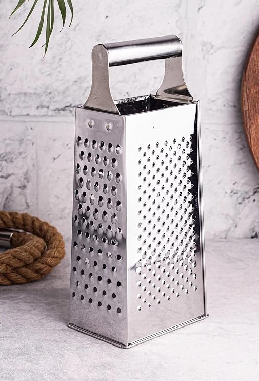 Busstier Metal Grater, Stainless Steel, Multi-Purpose and Durable Design, Vegetable, Cheese and Fruit Grater, Ergonomic Handle, Easy to Clean, Practical and Stylish for the Kitchen